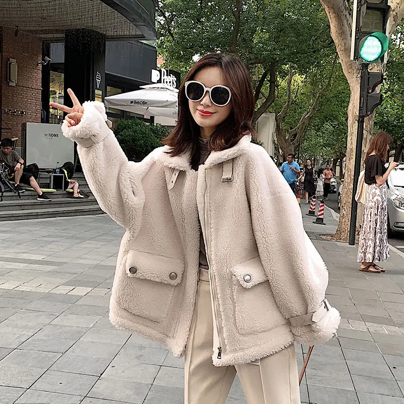 Chic Lambs Wool Women Coat 2021 New Winter Faux Fur Female Plush Locomotive Service Loose Jacket Casual Korean White Oversized