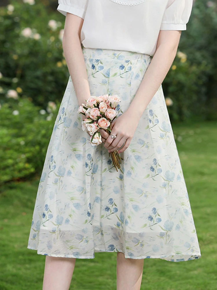 Женская юбка-трапеция с цветочным рисунком лето 2024