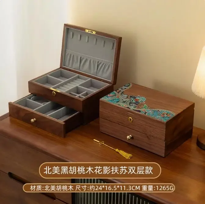 

Деревянная шкатулка для украшений