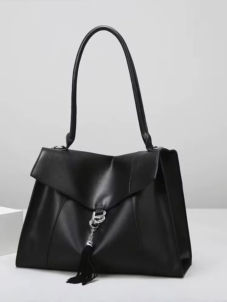 Большая вместительная сумка для поездок