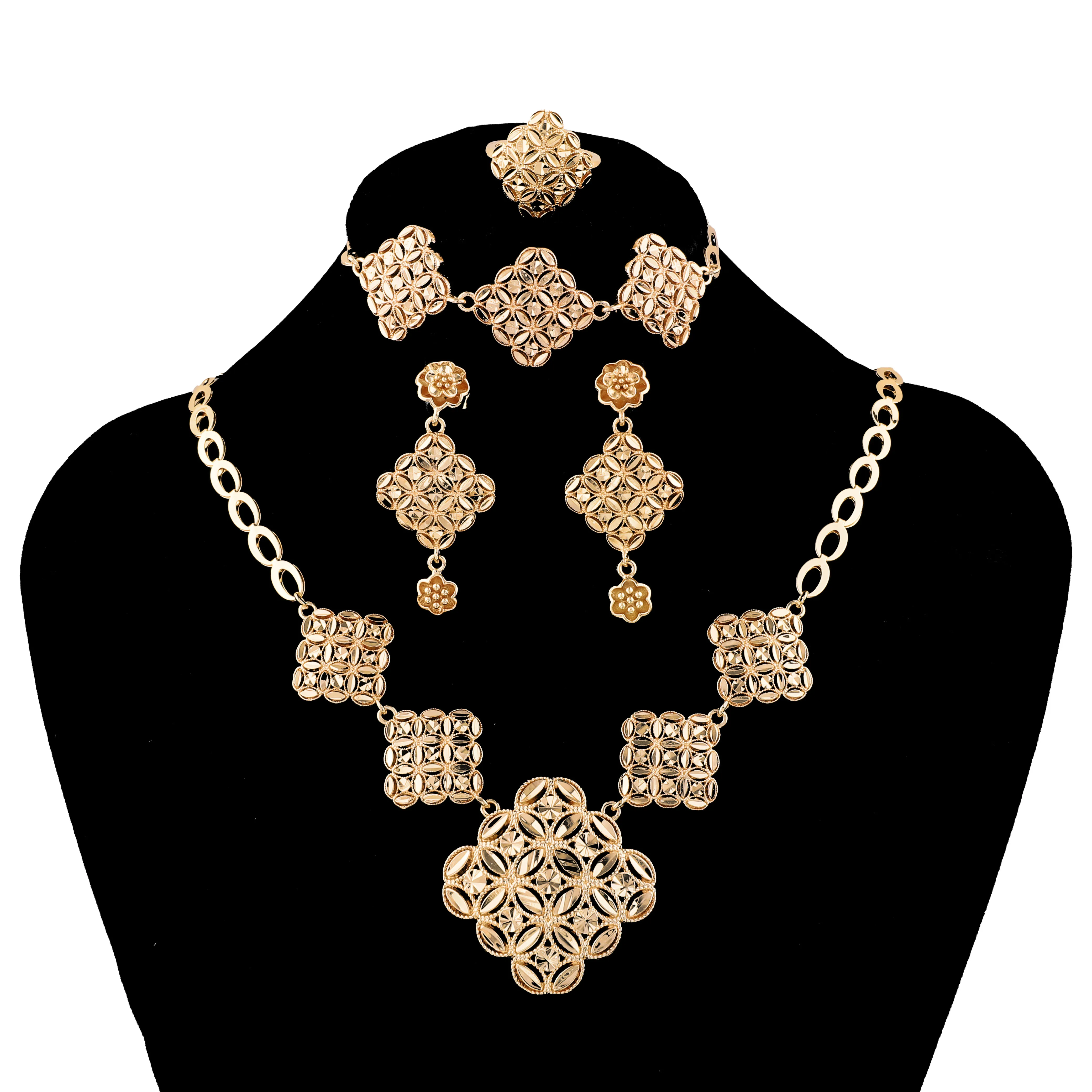 

American Charm Golden Color Butterfly Shape Pendant Necklace Exquisite Earrings Bracelet Ring Popular Jewelry Set Party Gift