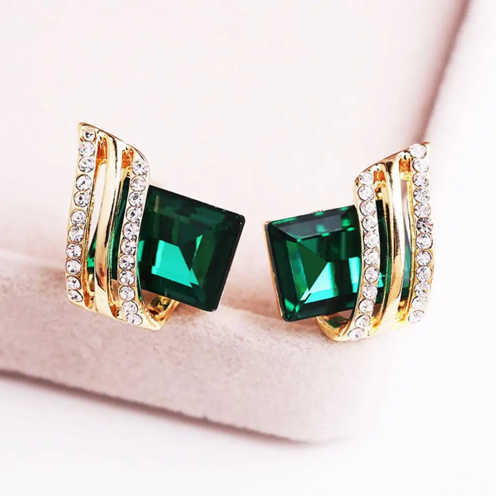 Серьги-гвоздики с искусственным кристаллом 1 пара