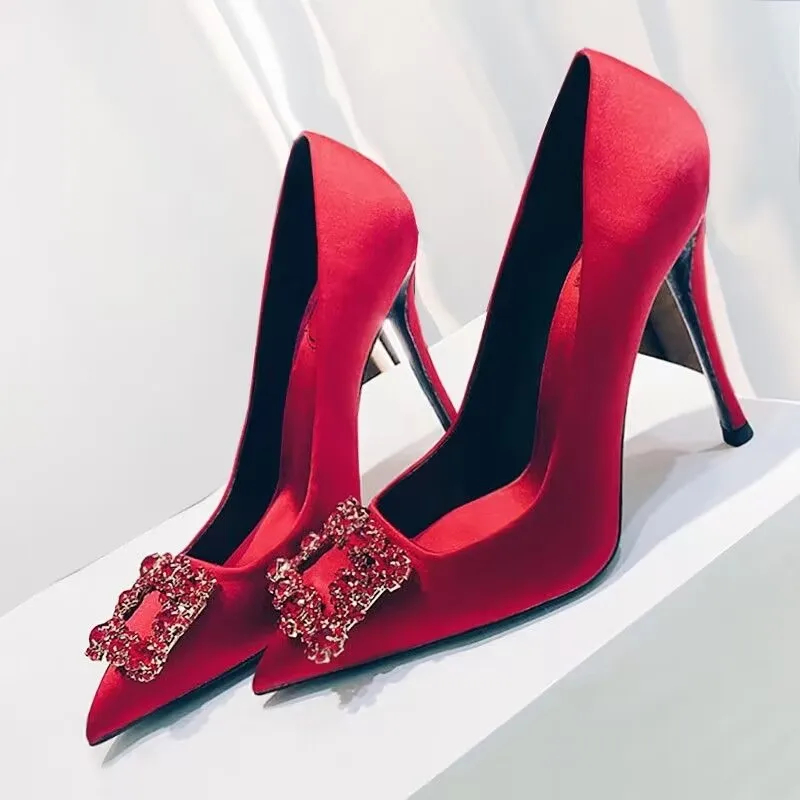 Pointed Women's Single Shoes New Fashion High Heels Banquet Rhinestone Square Buckle Flat Shoes Shallow Silk Wedding Shoes