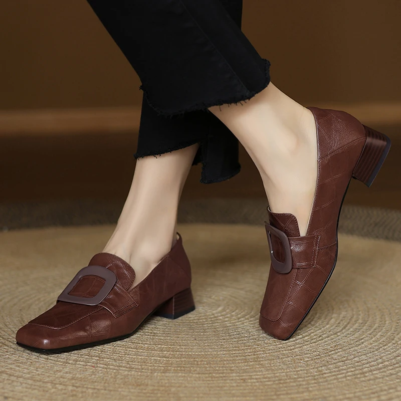 Женские кожаные туфли на массивном каблуке классические офисные лоферы с