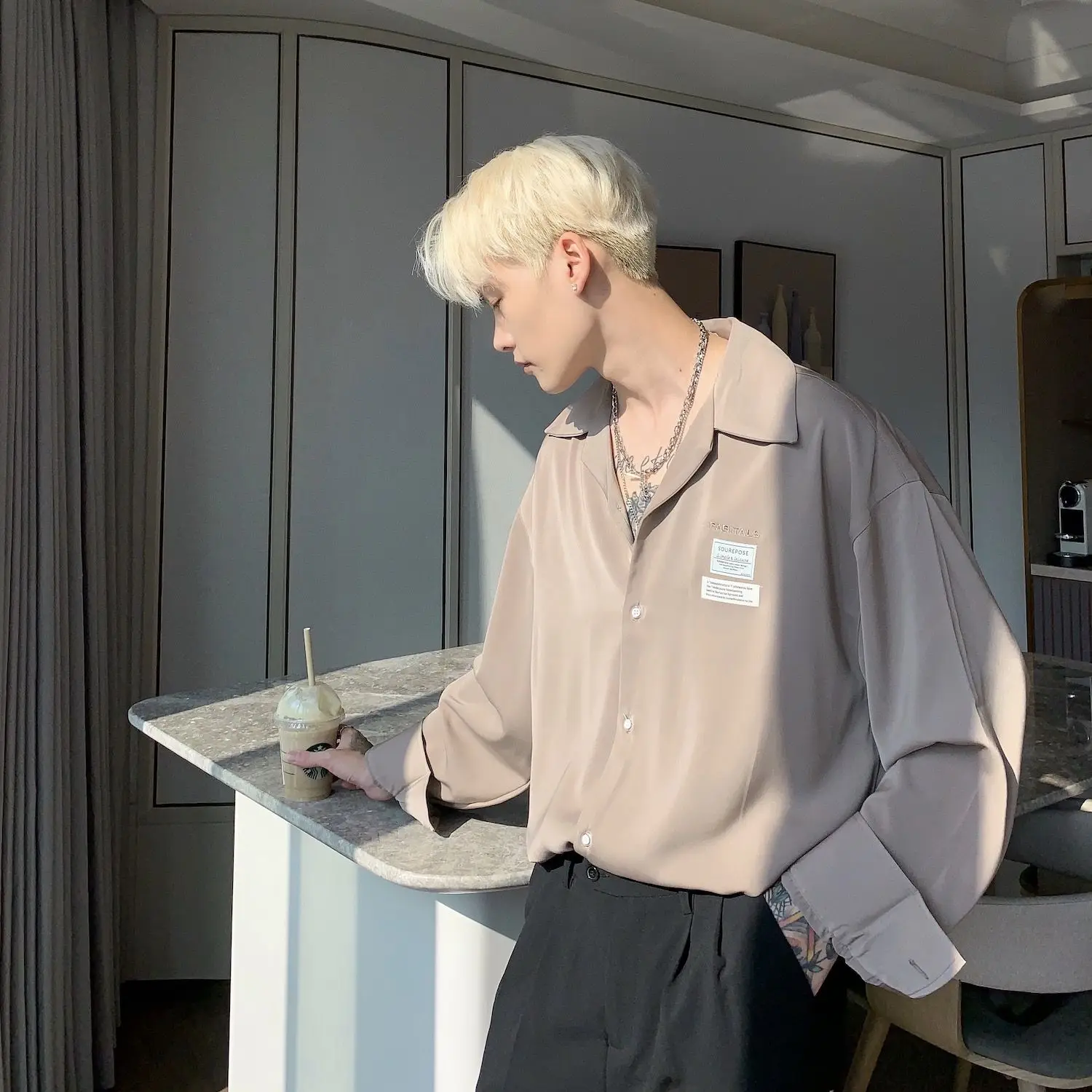 

New retro draped shirt Men's long sleeved minority High grade silky slip shirt Rash handsome Loose couple coat trend