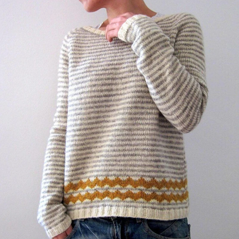 Женский жаккардовый свитер с принтом