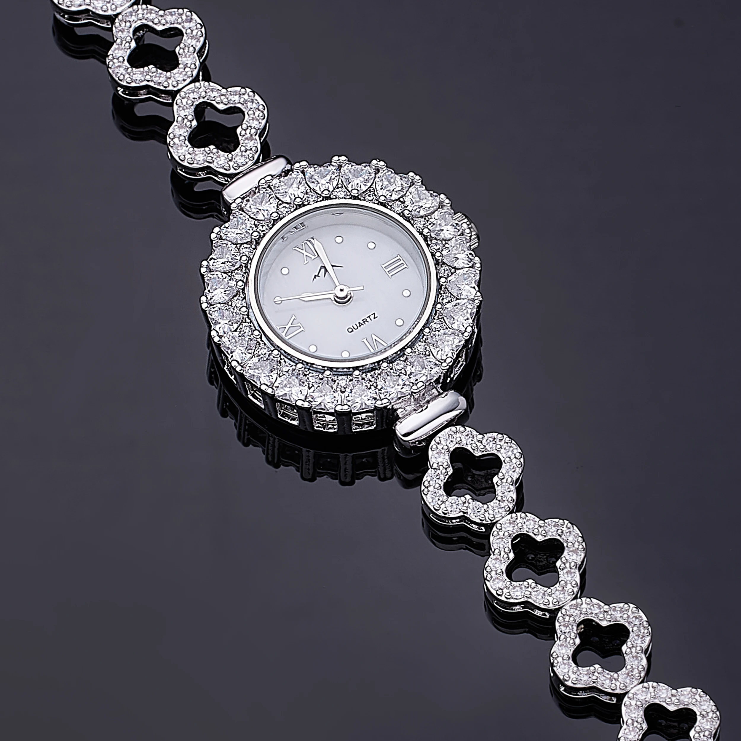 Quartz Fashion Wristwatches for Women Free Shipping Women Watch Wristwatch Fashionable Quartz Bracelets Luxury Brand Woman Watch