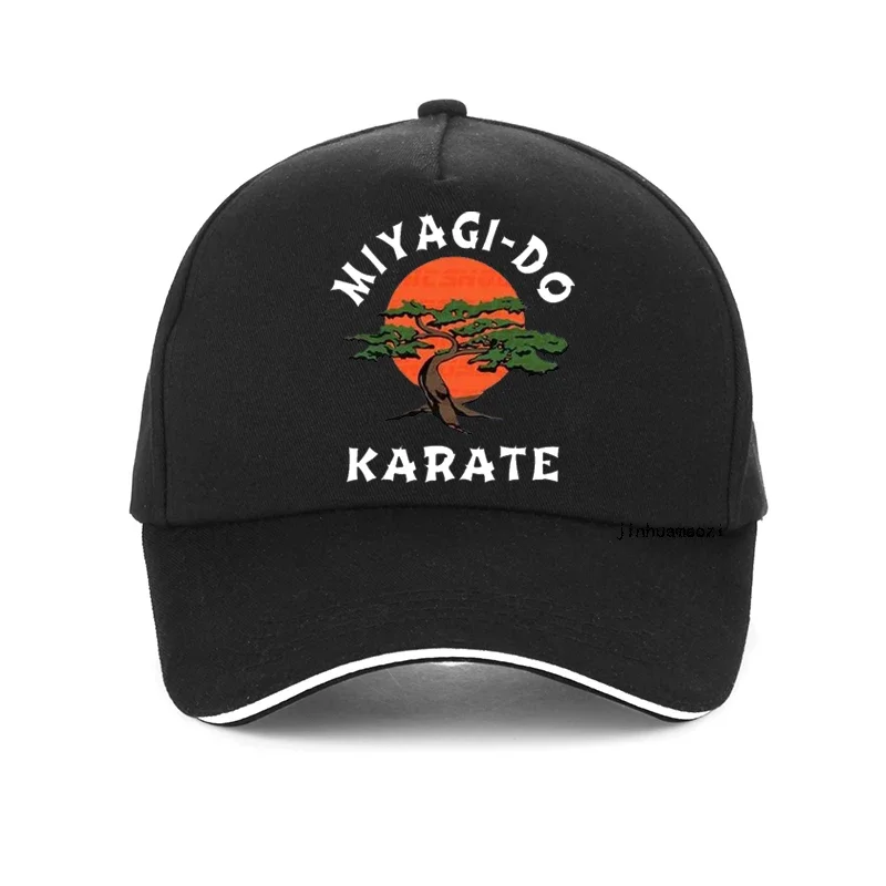 Фото Бейсбольная кепка Miyagi Do Jo, вдохновленная каратэ, забавная шляпа для папы, модная летняя кепка унисекс в стиле боевой хип-хоп, регулируемая шляпа Snapback №1