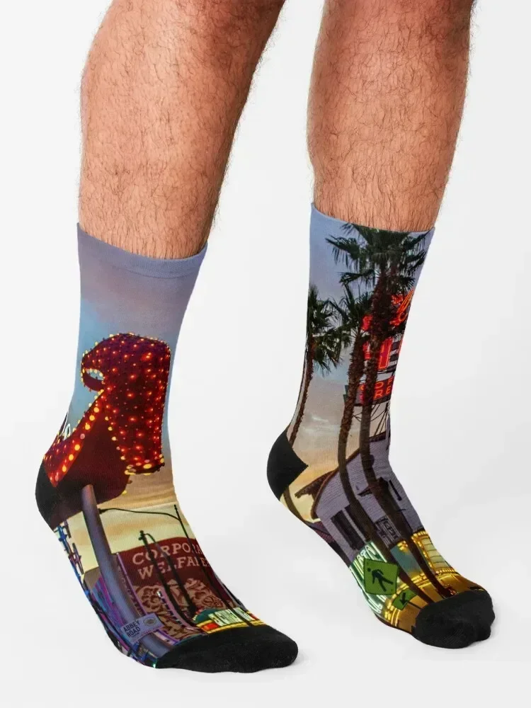 Fremont East District Вунтаун Лас-Вегас Невада США. Носки Чулки мужские теннисные Кросфит