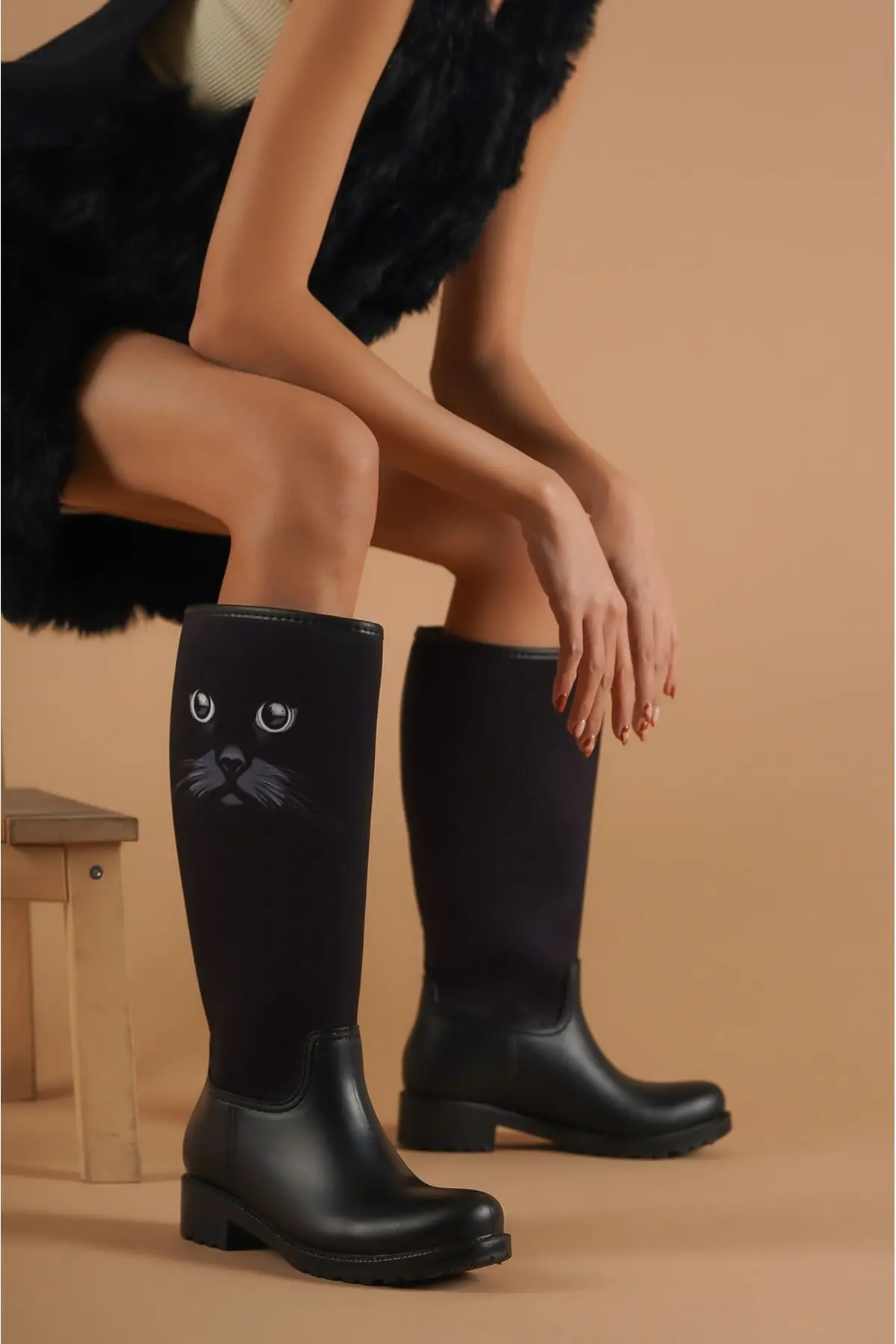 Women's Fashion Black Leather Heels Boots