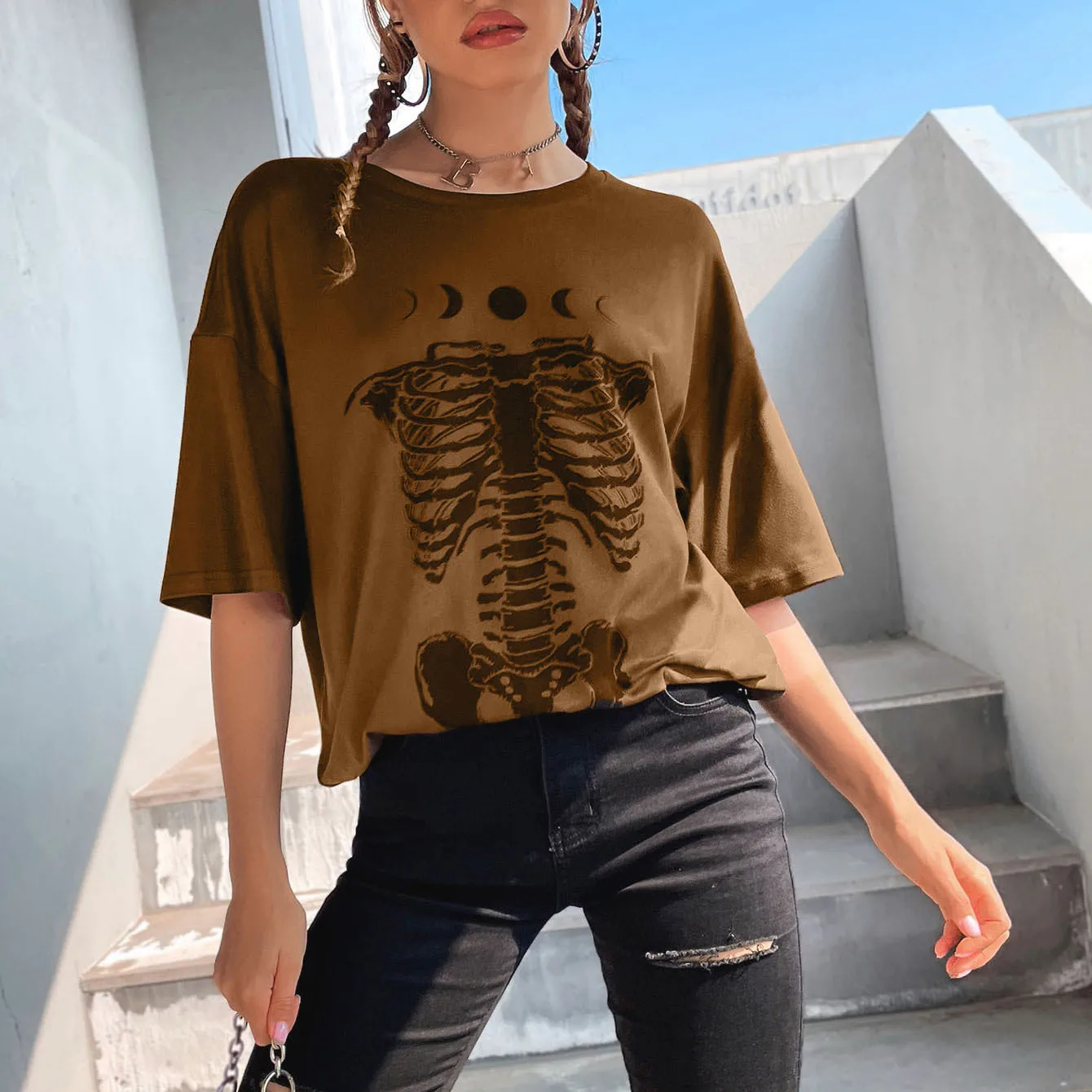 

Футболка женская с круглым вырезом и коротким рукавом, креативная Свободная Повседневная Городская футболка с принтом черепа, звезд, Луны, коричневого цвета, в стиле унисекс, лето 2023