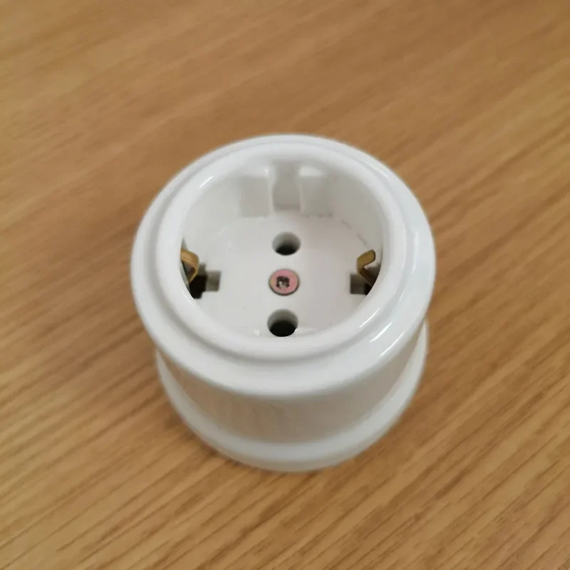 

Керамическая европейская розетка со светильником 16А 250В