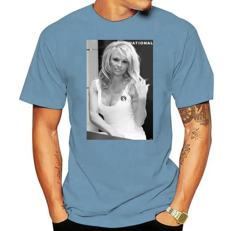 

Классическая мужская и женская футболка Pamela Anderson