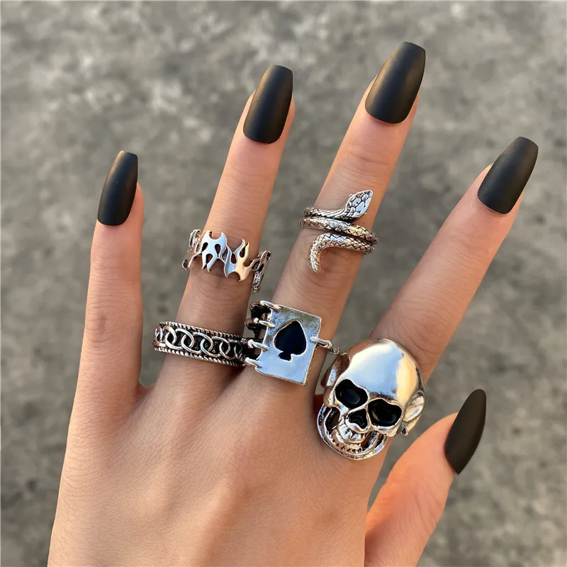 

Punk Gothic Heart Skeleton Ring Set for Women Poker Snake Butterfly Vintage Dice Spades Ace Retro Charm Hip Hop Finger Jewelry