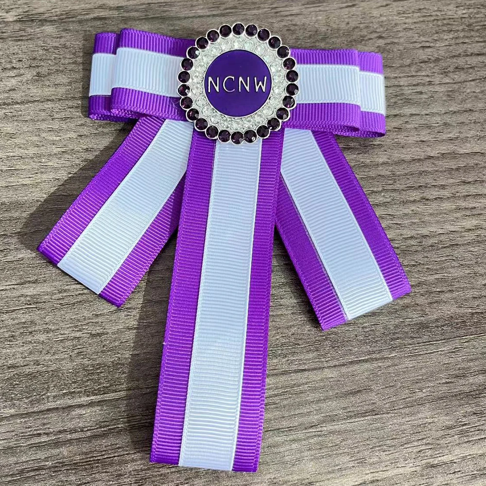 Брошь Женское общество с фиолетовой и белой лентой бантом NCNW