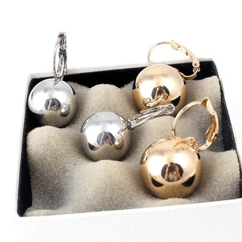 

2023 New Creative, Simple and Exquisite Pearl Ear Clasp Earrings, European and American High-quality Design Female Earrings