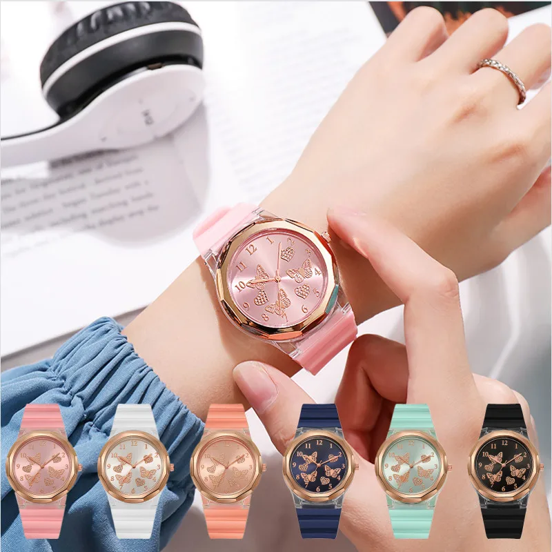 

Simple Retro Women Round Dial Butterfly Pattern Wrist Quartz Watches