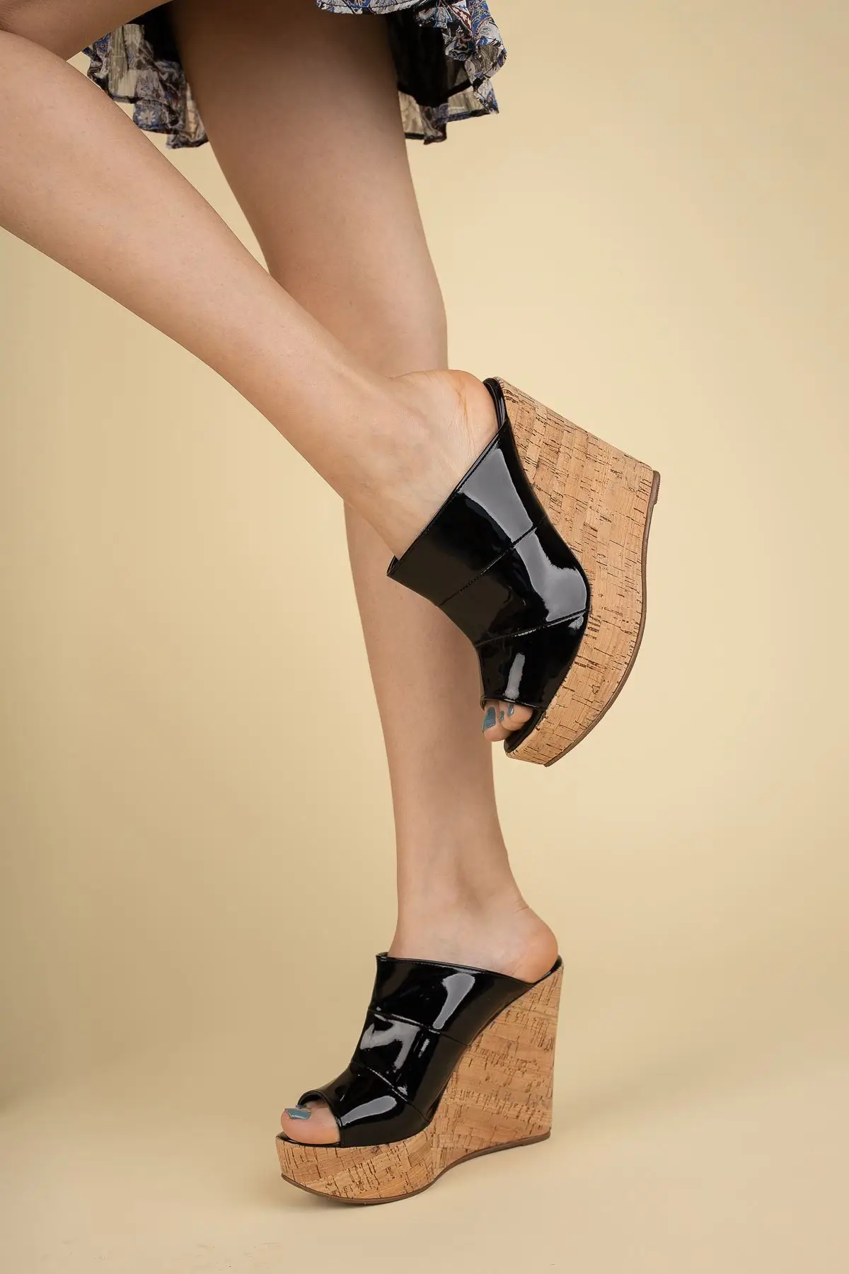 

Women's Fashion Black Patent Leather elephants Heels Slippers