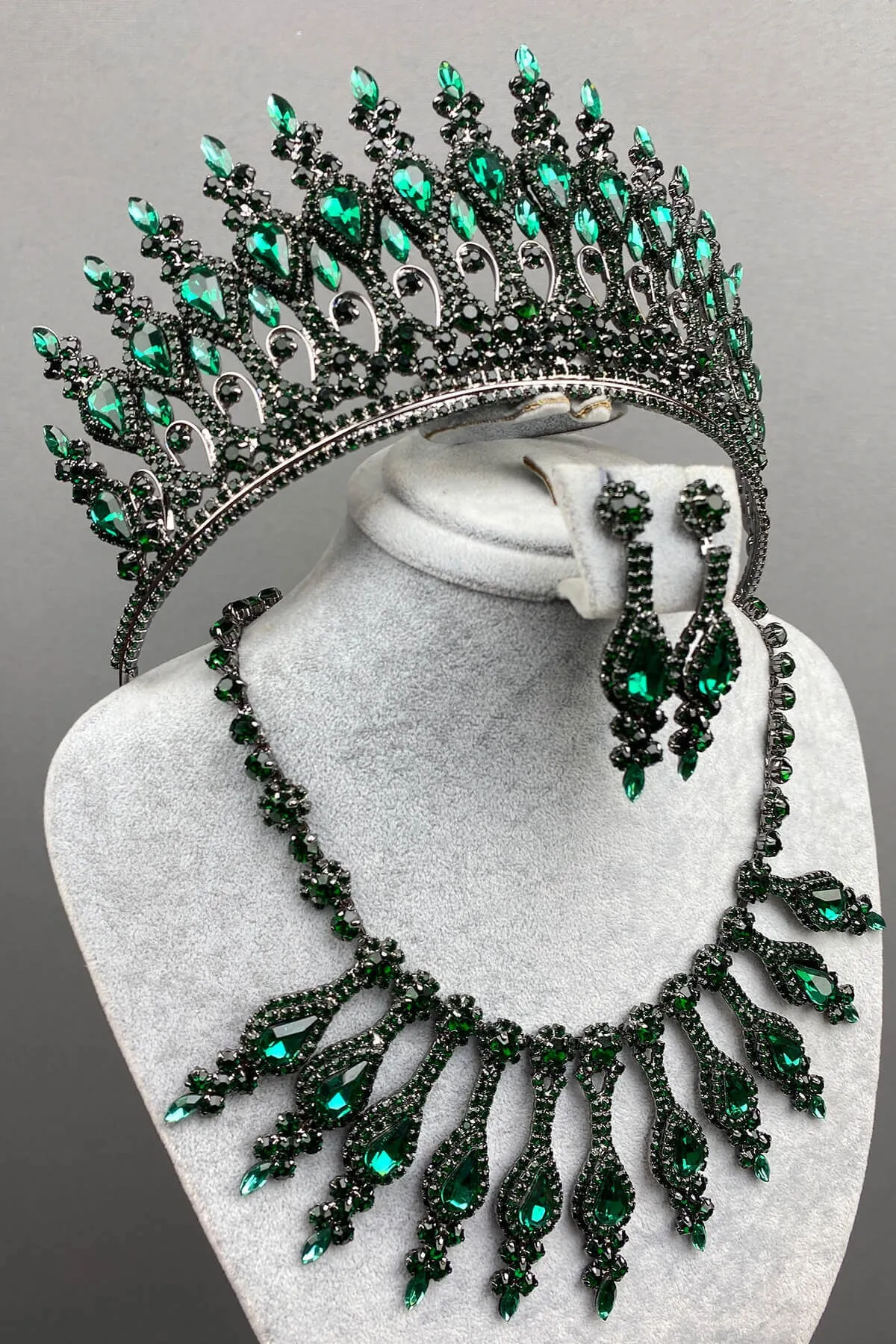 

Green Henna Bridal Henna Crown Necklace Earring Set