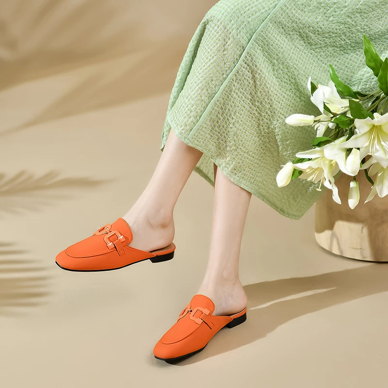 Woman Mule Shoes 2022 New Brand Design Closed Toe Slip-on Sandals Ladies Pink Slides Outdoor Flat Slippers With Chains