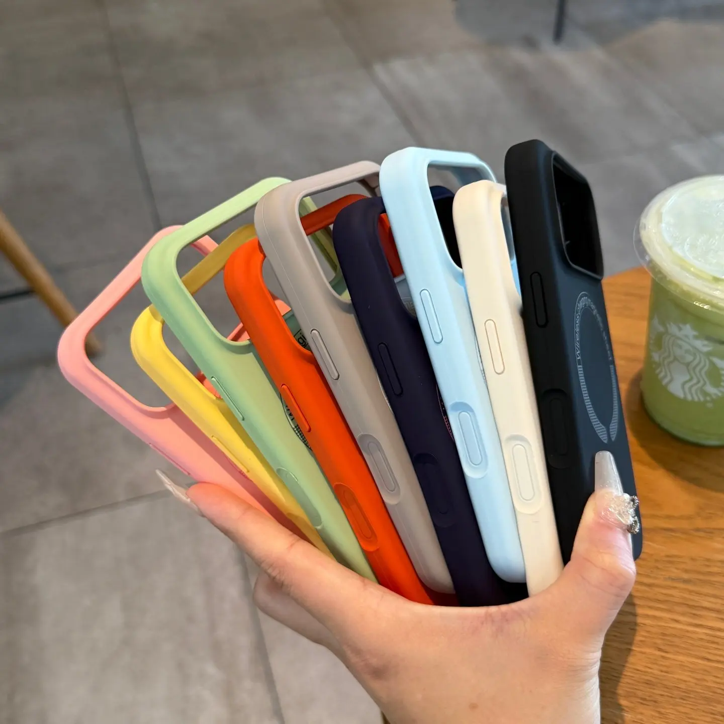 Оранжевый жидкий силиконовый магнитный чехол для iPhone 17, Pro Max 16, 15, 14, 13, 12, 11 Pro Max Plus Air, унисекс, противоударный чехол Magsafe (art.: 3920d46770bfb) - 3920d46770bfb
