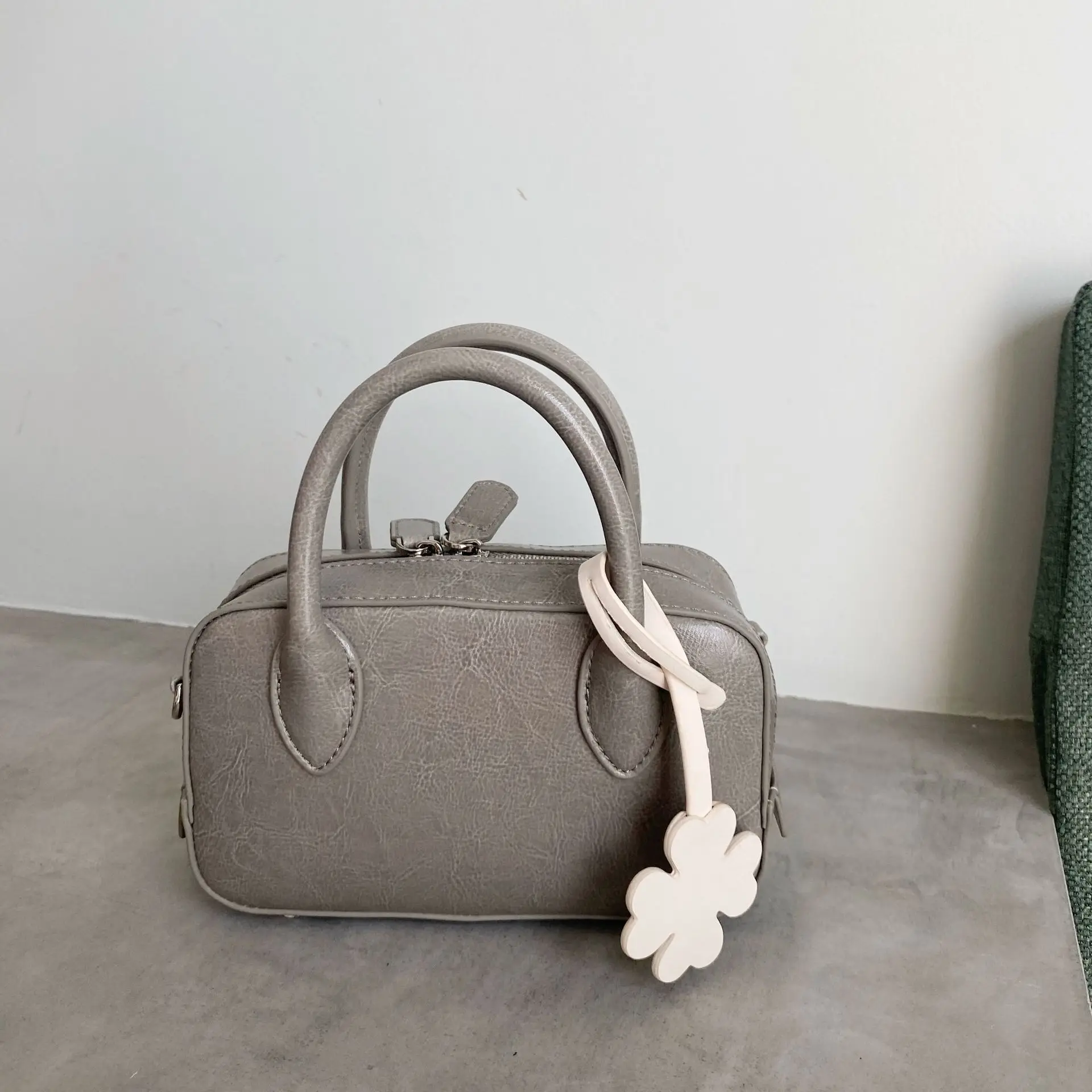 

Сумка через плечо высокого качества