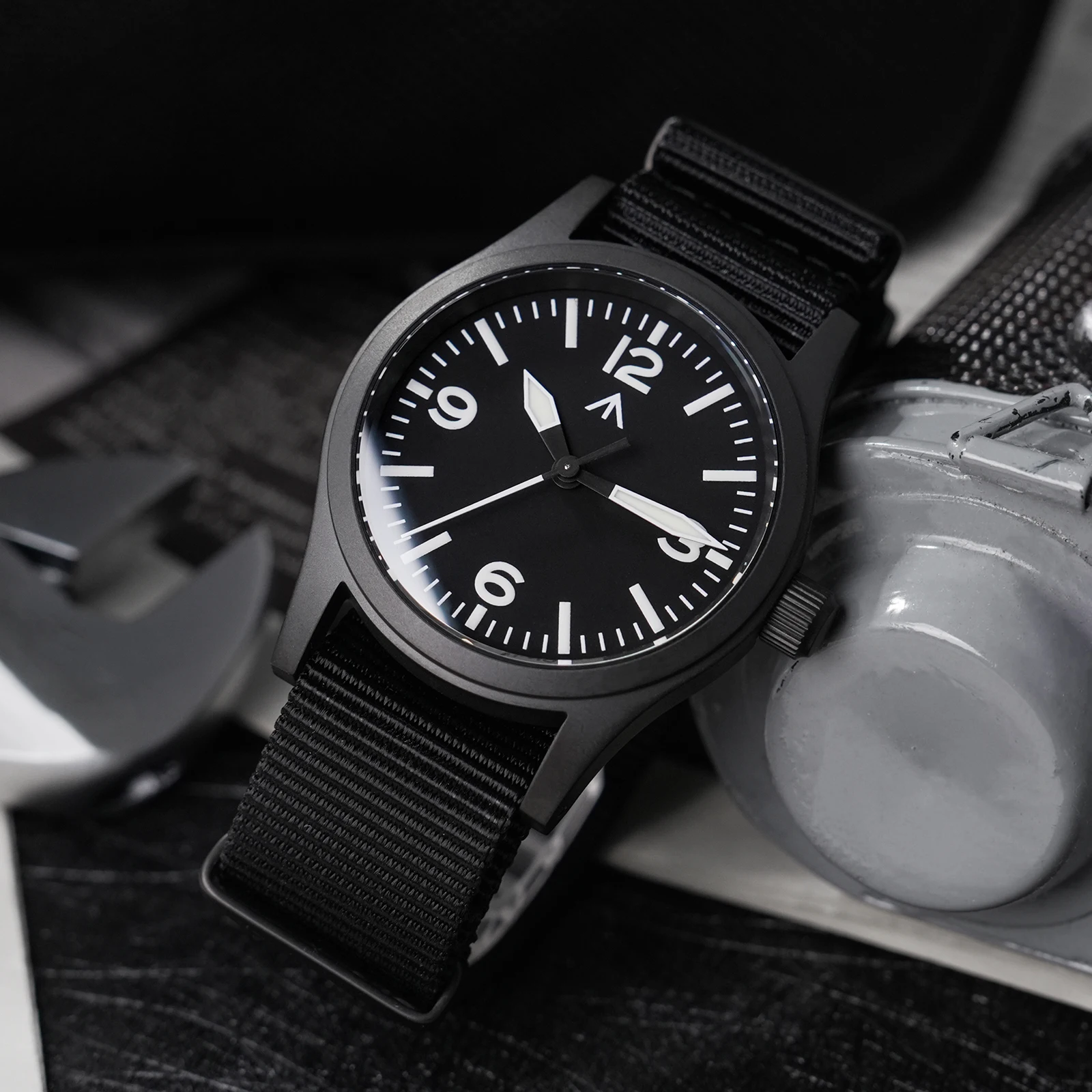 Фото Militado Новые ML05 PVD Черные кварцевые наручные часы VH31 Механизм Сапфировое зеркало BGW9 316L Корпус Водонепроницаемые 38 мм Винтажные часы №3