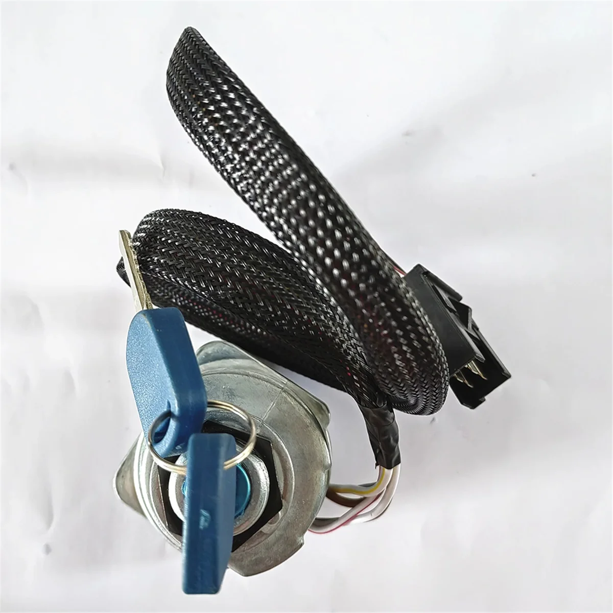 87561528 Выключатель зажигания с ключом для двигателя New Holland Tractor 5640 6640 7740 7840 8160 8240