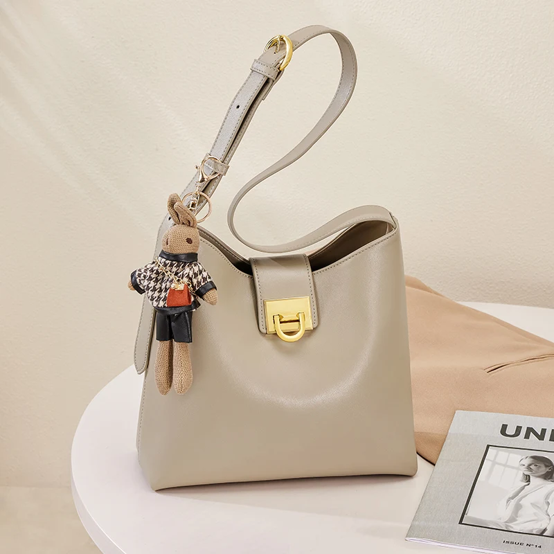 

2022 cowhide new fried street shoulder diagonal bag