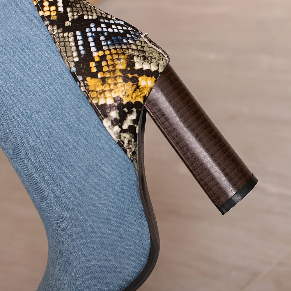 2024 зимние гламурные белые синие женские сапоги до середины икры пикантные туфли