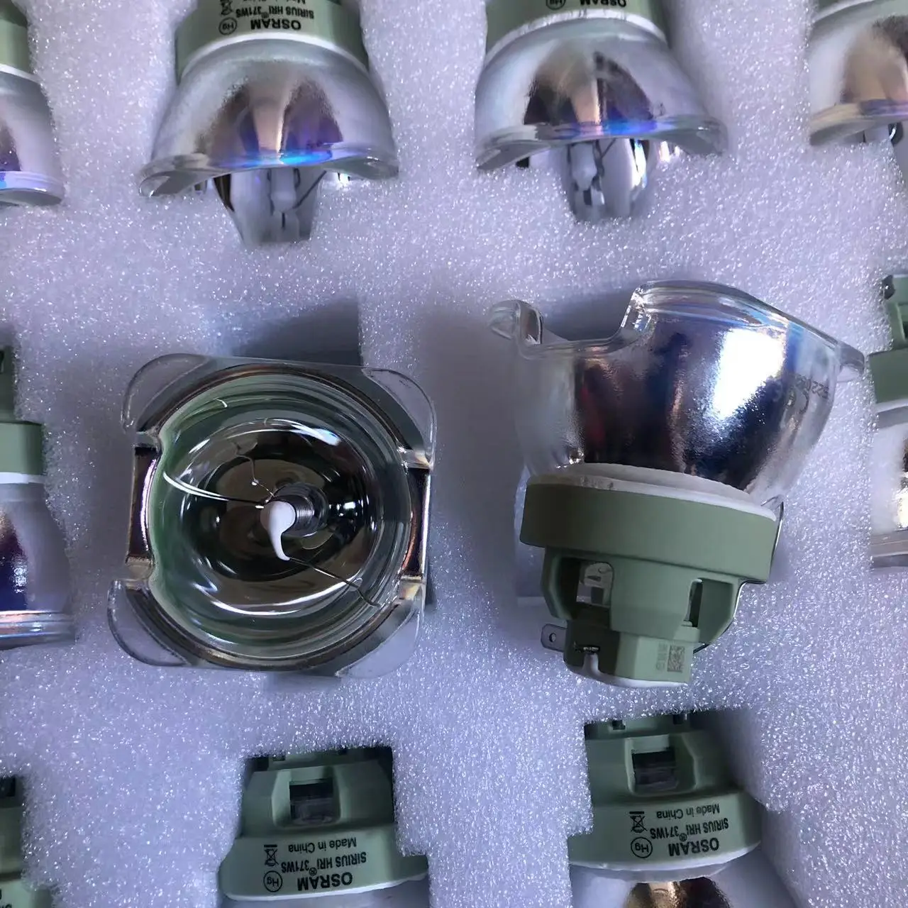 

Сменная оригинальная подвижная лампа для сцены OSRAM SIRIUS HRI 371WS HRI 371W S