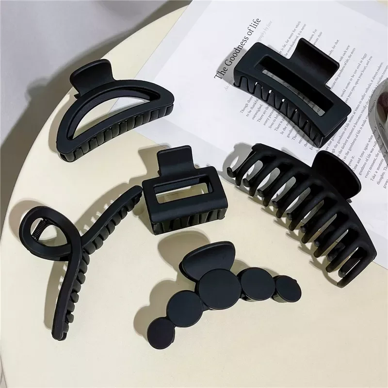 

1PC Korean Black Large Hair Claws Elegant Acrylic Hairpins Barrette Crab Hair Clips Headwear for Women Girls Hair Accessories