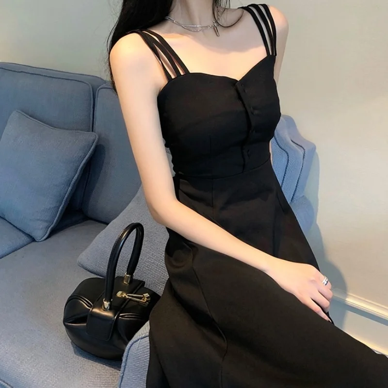 

Женское летнее сексуальное платье на бретельках, новинка 2023, маленькое черное платье, французское длинное платье до колена с талией