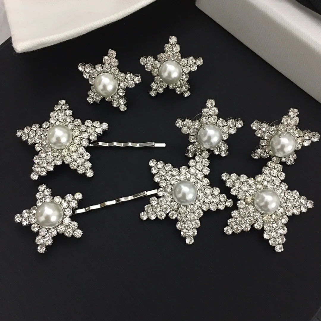 

European and American pop star earrings, hair clips