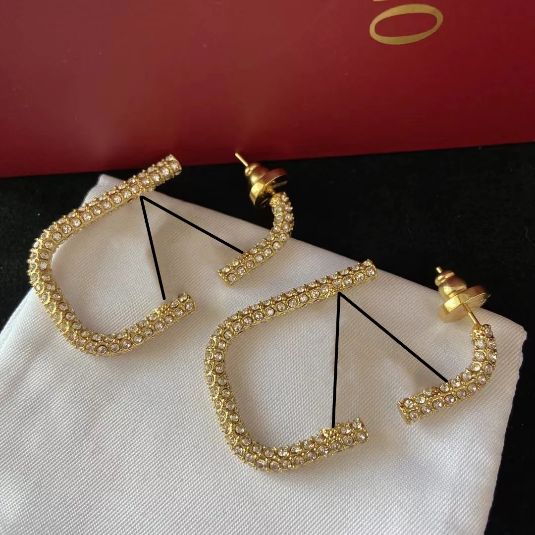 

Original Design Classic Fashion Luxury Women's Fashion Earrings with Box Can Be Used as a Gift for Family and Friends