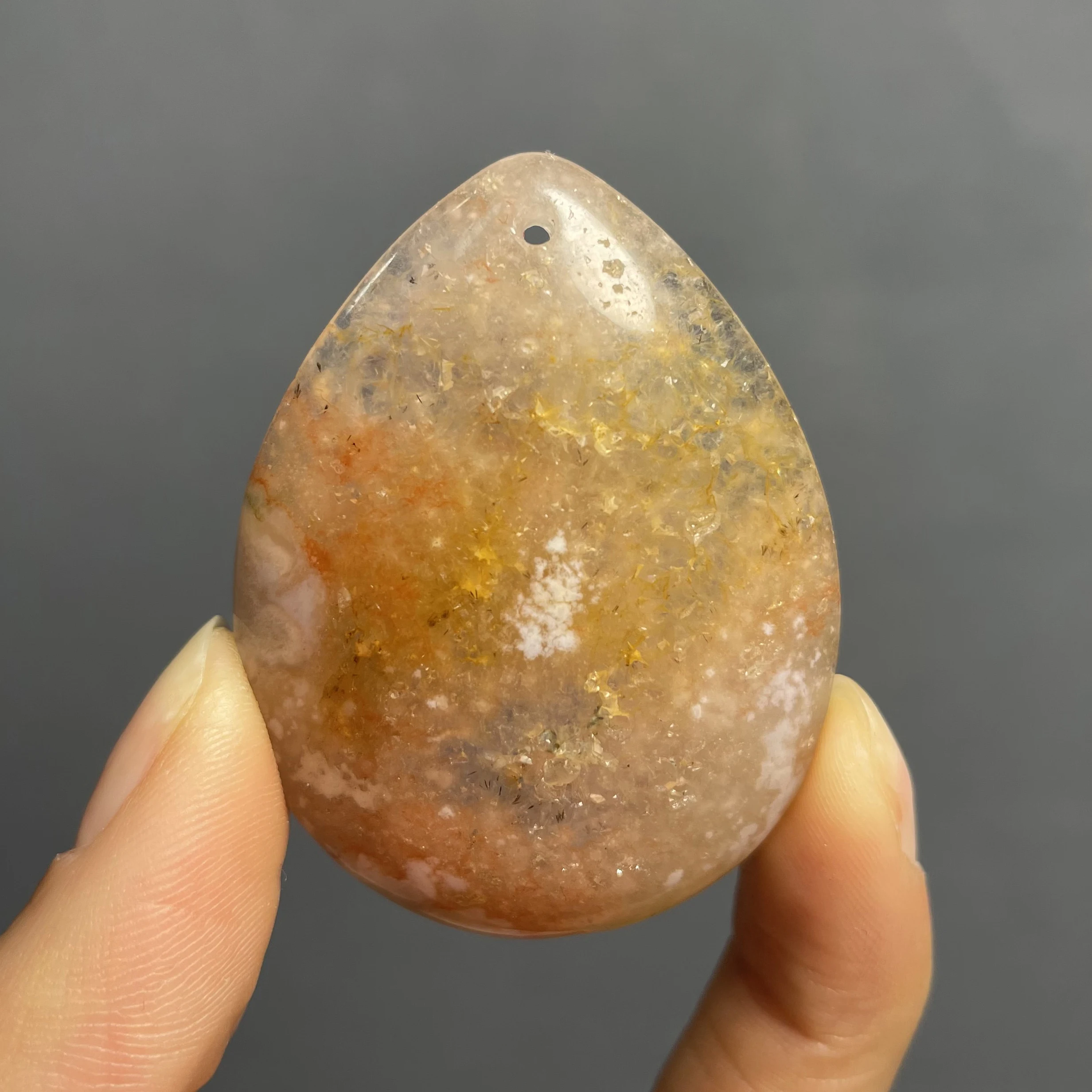 

Агатовый кулон