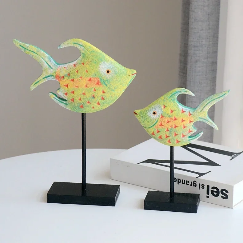 Фото Mediterranean Style Wooden Kiss Fish Ornament Ocean Theme Desktop Model Soft TV Cabinet Table Decor Fish Shaped Room Accessories №4