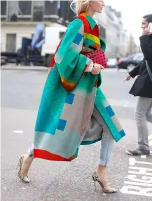

Autumn and winter new fashion hot selling femininity long horn sleeve coat printed loose windbreaker