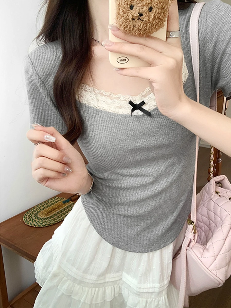 Серая Лоскутная Кружевная футболка с V-образным вырезом и коротким рукавом