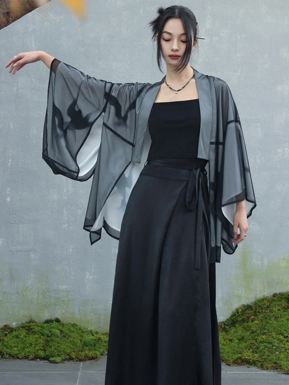 Женское двубортное пальто UMI MAO Свободное с принтом в виде летящей ласточки