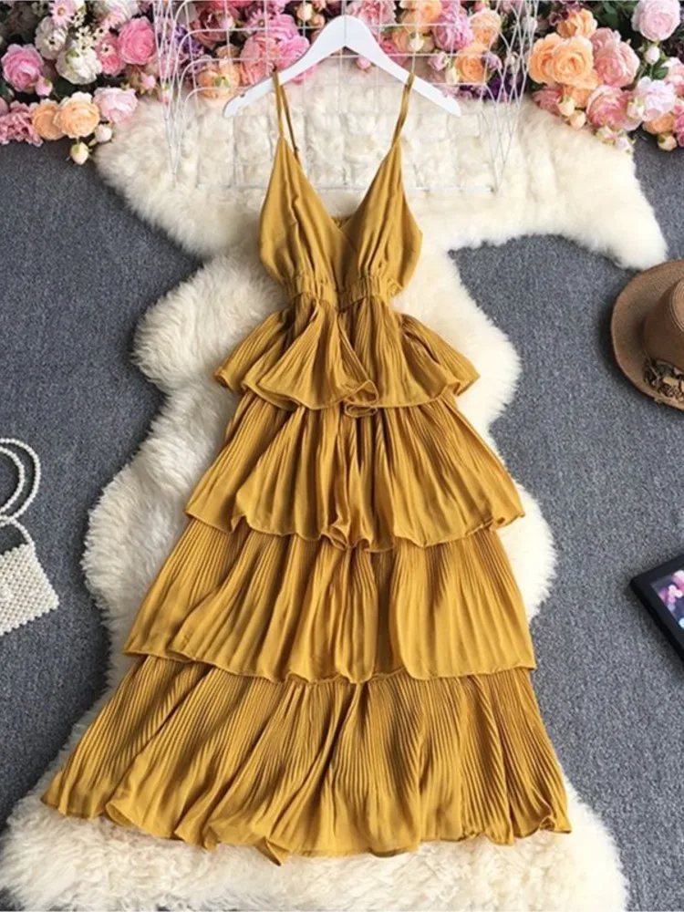 

Summer New Women Sexy Beach Holiday Dress Spaghetti Strap Backless Pleated Cake Robe Vestidos Female Elegant Bohemian Dress