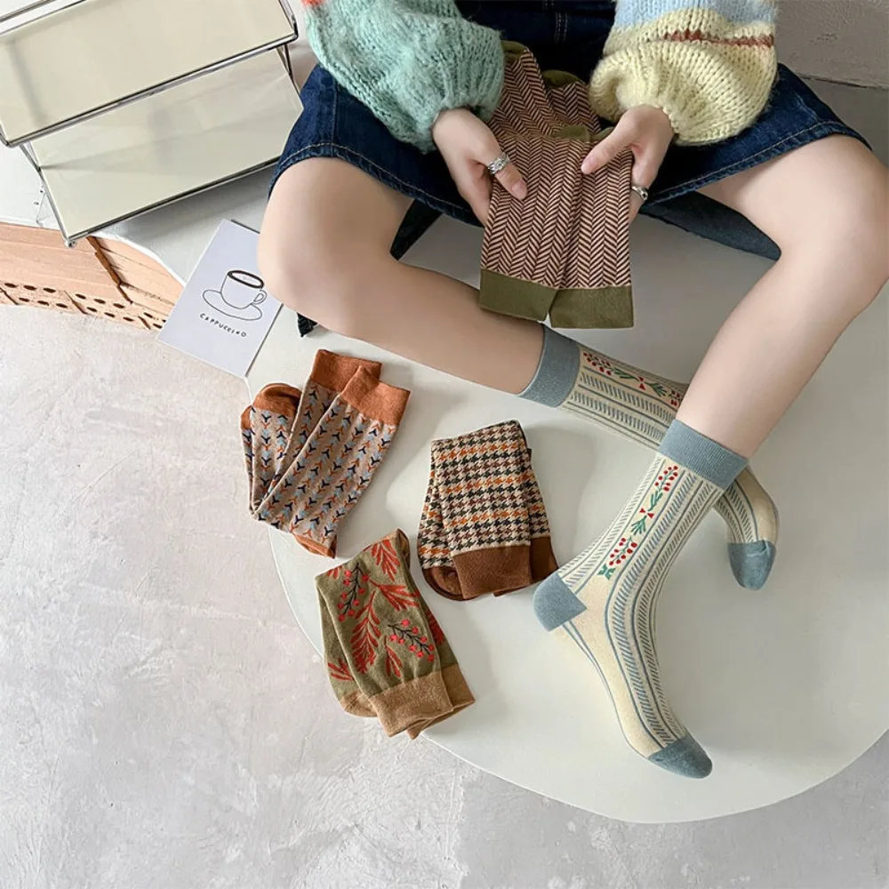 

Женские Модные Винтажные короткие носки в стиле ретро Harajuku, уличная одежда, женские носки, школьные хлопковые длинные Чулочные изделия в ст...