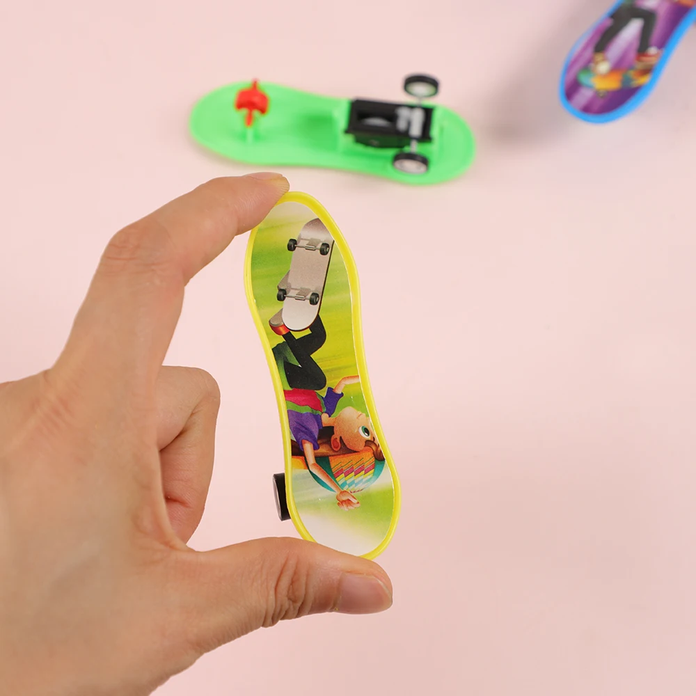 10Pcs Funny Extreme Sport Fingerboard Mini Skateboard Kids Party Favors Children Boy Girl Gifts Pinata Filler Boys Goody Bag images - 6