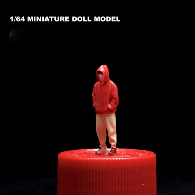 

Resin 1:64 Red Clothes Trend With Hat Puppet Miniature Model Suitable For 1/64 Car Model Adult Collection Sand Table Display Boy