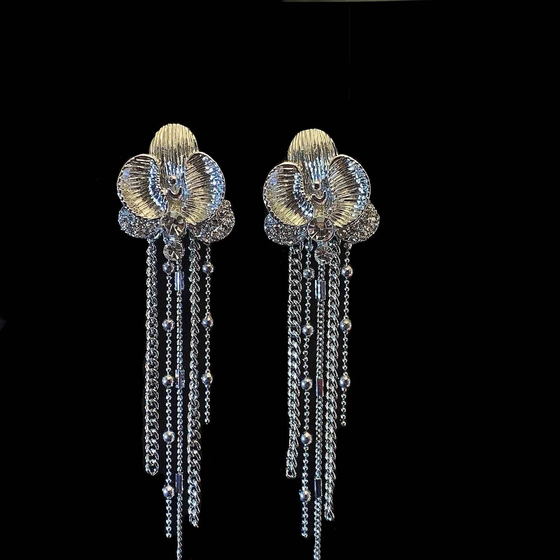 

Flower Tassel Earrings