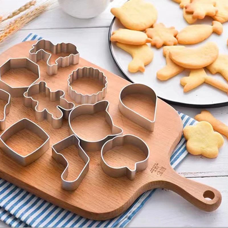 

1pcs Aluminum Alloy Cute Animal Shape Cookie Mold DIY Cookie Cutter Mold Fondant Pastry Decoration Supplies Baking Kitchen Tools