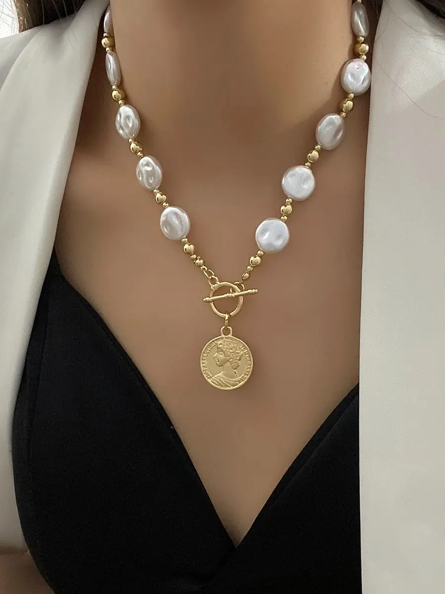 

Amorcome Minimalist Gold Color Metal Coin Pendant Necklaces Irregular Pearl Clavicle Chain Necklace for Women Summer Jewelry