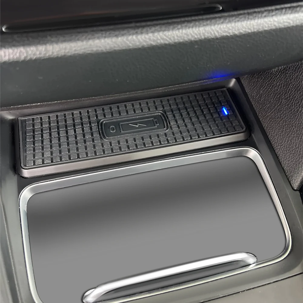 Автомобильное беспроводное зарядное устройство для BMW 3 4 serive F31 F32 F33 F35 F36 F34 F30 M4 F82