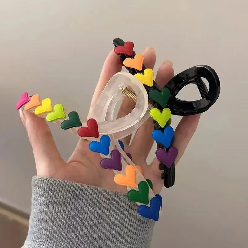 Рисунок 4 - Женская заколка для волос в виде