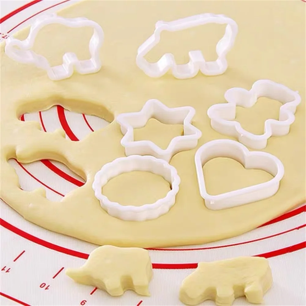 

6PCS Kitchen Tool 3D Biscuit Cutters Animal Shaped Plastic Cookie Pastry Fondant Moulds Biscuit Mold For Fondant Cake Decor